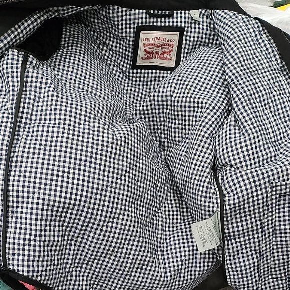 Levi's Black Quilted Shirt Jacket - Picture 8 of 8